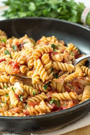 One Pot BBQ Chicken and Bacon Pasta - 30 Minute Back to School Meals