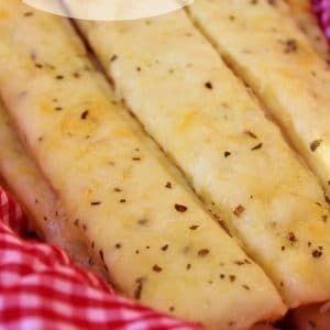 Basket of six Garlic Cheesesticks