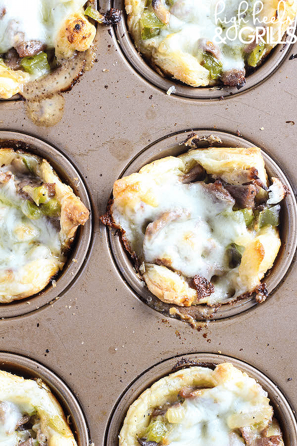 Philly Cheesesteak Cups - An easy dinner recipe that tastes so good! https://www.highheelsandgrills.com/philly-cheesesteak-cups/ ‎