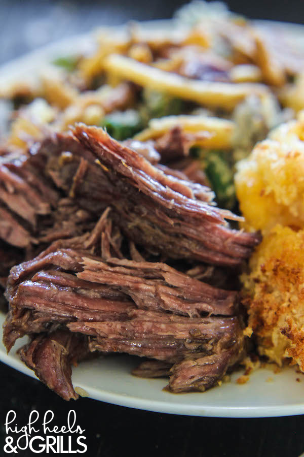 How to Make a Fall Apart Roast - One that will melt in your mouth and takes little effort on your part. https://thaiphuongthuy.com/how-to-make-a-fall-apart-roast/