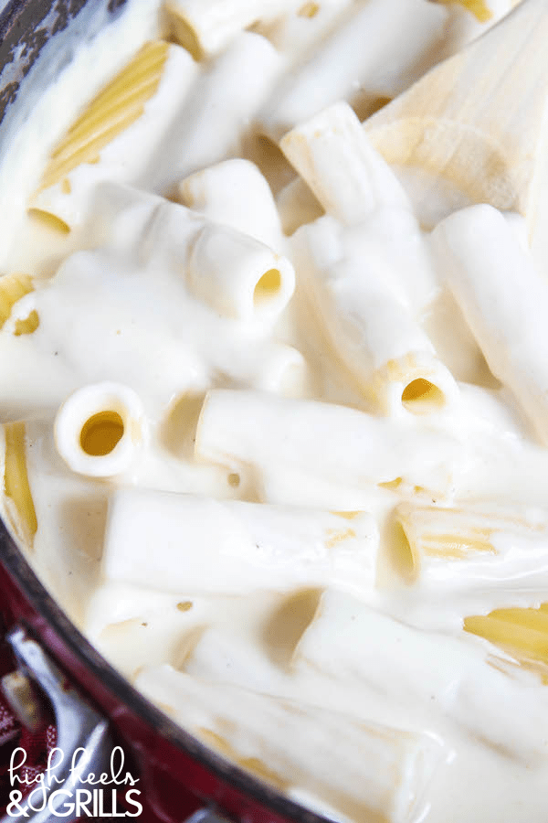 Cream Cheese Garlic Alfredo - The easiest Alfredo I have ever made and tastes better than any restaurant Alfredo I've ever had!