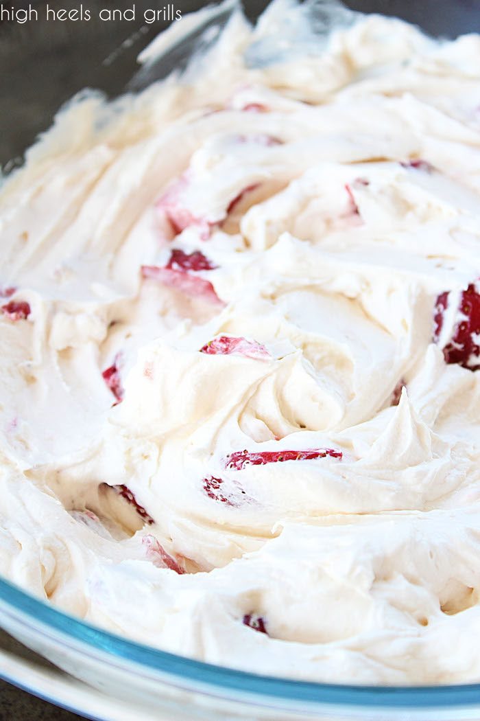 Strawberry Cheesecake Fluff in large bowl.