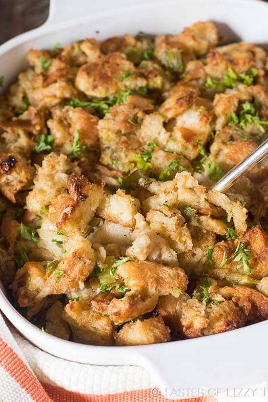 Best Thanksgiving Side Dishes - Classic Stuffing Recipe
