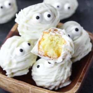 Easy Halloween Treat Donut Hole Mummies