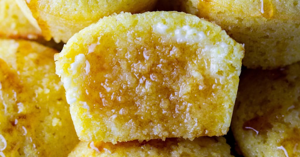 Sweet Cornbread Muffins [www.highheelsandgrills.com]